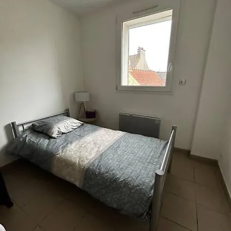 Grand T4 à 150m De La Appartamento