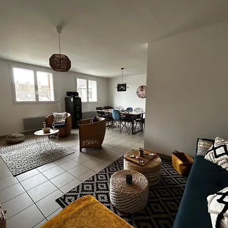 Grand T4 A 150m De La Apartment *